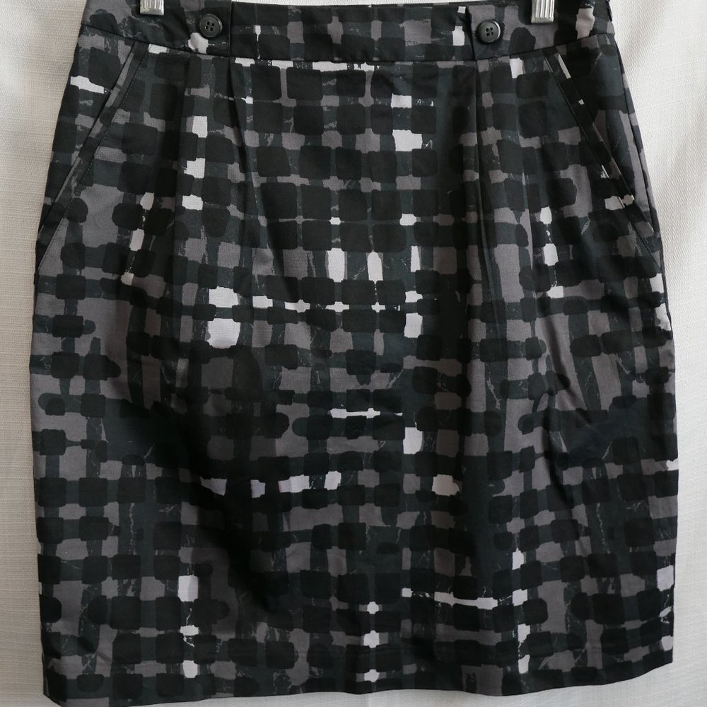 Covington skirt with pOcKeTs! size 8